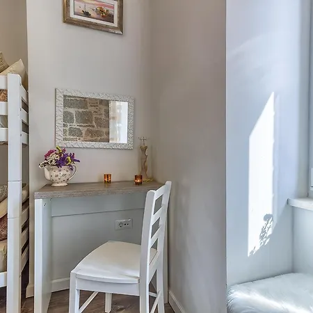 Charming Mediterranean Daire