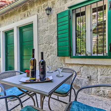 Charming Mediterranean Daire